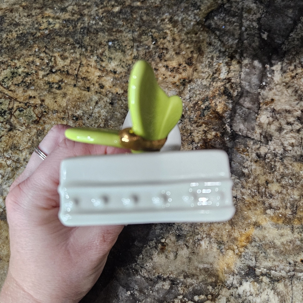 NF Nora Fleming White Ceramic Bud Vase Pen Toothpick Holder Green Butterfly HTF - Picture 9 of 16